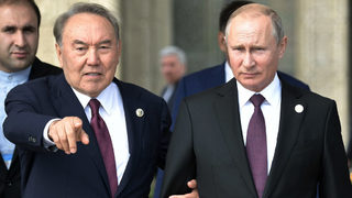В Кремъл са обсъждани варианти Путин да остане на власт след 2024 г., пише "Блумбърг"
