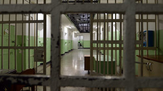 Девет души са в затвора за предлагане на подкупи, повечето от които до 50 лева