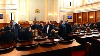 Състезател по <span class="highlight">мотокрос</span> ще замени Цветан Цветанов като депутат