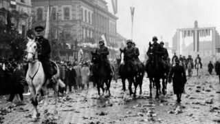 "Институции без граници" - ще пренапише ли Орбан историята