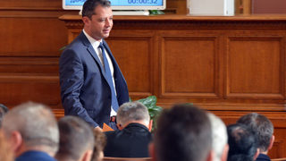 Огорчен съм, защото не вярвах, че политиката е мръсна работа, каза Делян Добрев