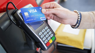 Покупки с безконтактни карти Visa до 50 лв. без ПИН код