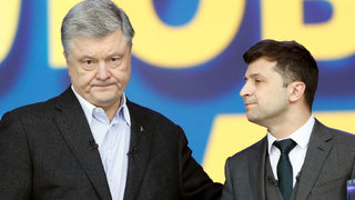 Украинският комик, станал президент в сериал, се готви да спечели днес истинските избори