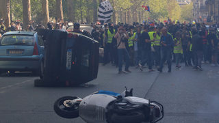 Над 120 души са задържани в Париж при протест на "жълтите жилетки"