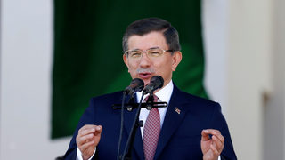 Бившият турски премиер критикува остро подхода <span class="highlight">на</span> Ердоган в партията