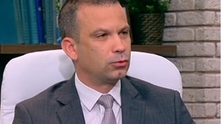 Кметът на <span class="highlight">Сандански</span> призна, че негови роднини работят в общината, но не видя конфликт на интереси