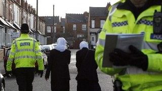 План за полицията на Острова предизвика политическа буря