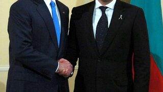 Белият дом опроверга, че <span class="highlight">Буш</span> поканил Станишев да му става зет 