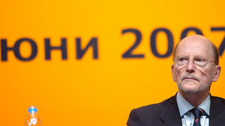 <span class="highlight">Симеон</span> отложи разплатата в царската група 