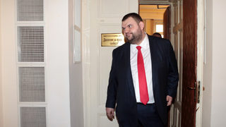 Защо му е на Пеевски да ходи в Европарламента