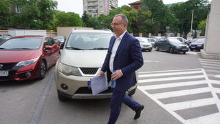 Пресилено е да се говори за декларациягейт, смята Румен Порожанов