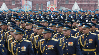 Милитаризирането на 9 май е и заради непризнатите граници на Русия