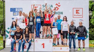 Фотогалерия: Лицата на полумаратона в София