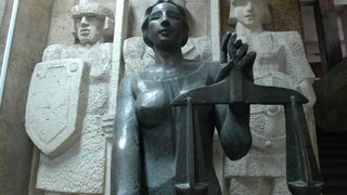 Финансовото министерство търси юридически фирми