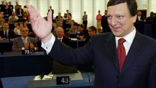 Евродепутати ще препитат Барозу за партийни дарения 