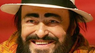 Почина големият оперен певец Лучано Павароти