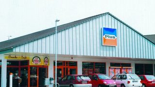 Собственикът на веригата "<span class="highlight">Плюс</span>" обмисля продажбата й 