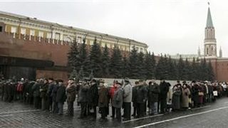 Кремъл обмисля дали да погребе Ленин