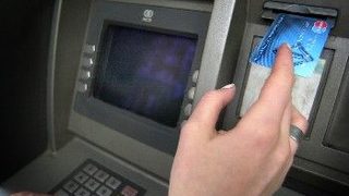 Заловиха 12 българи, източили близо 5 млн.евро от банкомати в Испания