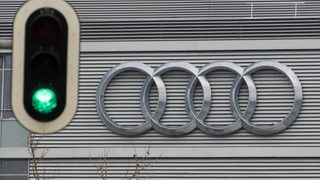 "Ауди" синхронизира колите си със светофарите и в Европа
