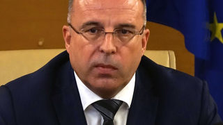 Оставката на Порожанов - и закъсняла, и недостатъчна