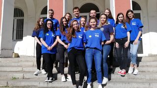 Капка в морето ли е един глас, или за доброволците в евроизборите