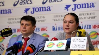 Национали по бадминтон обвиниха <span class="highlight">сестри</span> <span class="highlight">Стоеви</span> в звездомания