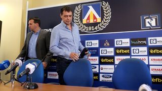 Хубчев увери, че в "Левски" ще се бори с мита за защитния си футбол