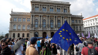 Унгарци протестираха срещу план на Орбан за реформа в научните дейности