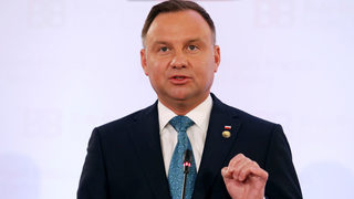 Управляващите в Полша смениха ключови министри