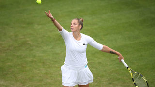 Снимка на деня: <span class="highlight">Плишкова</span> срещу <span class="highlight">Плишкова</span> или двубой между близначки