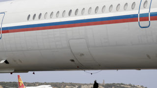 Руски военен самолет отново кацна във Венецуела, кораби пристигнаха в Хавана