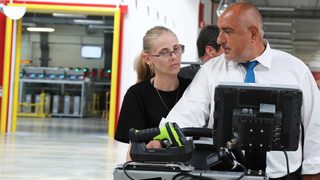 Цитат на деня: Мога да те возя и на джипката, чакай, да не избегаш, ей (видео)
