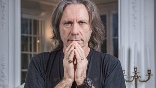 За какво служи този бутон – Вечер с Брус Дикинсън