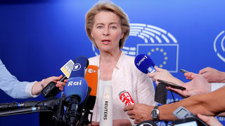 С обещания за правовия ред и климата Фон дер Лайен опита да спечели евродепутатите