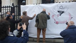 "Послание от мафията" - реакции за изгорялата кола на Велислав Минеков