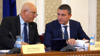 Горанов: Не можем да сложим <span class="highlight">данъчен</span> във всеки <span class="highlight">склад</span>, ще има камери