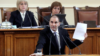 Лекар, набеден за убиец на "бебето от фризера", осъди прокуратурата за 40 000 лв.