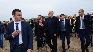 Фейсбукът на Борисов победи телевизията на БСП, но няма шанс срещу ютюбър като Рецо