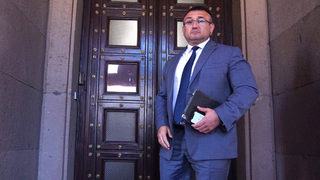 Разследващите търсят съвпадение между хакерската атака и други факти от преди месец