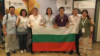 Учениците спечелиха 2 сребърни и 2 бронзови медала на олимпиадата по биология