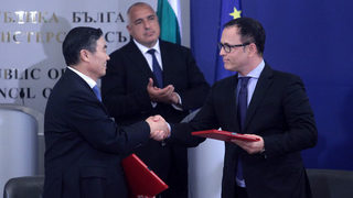 Предозиране: Премиерът Борисов взема 5 пъти по-ниска заплата от държавния банкер Мавродиев