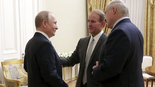 Украинският кум на Путин излезе от сенките