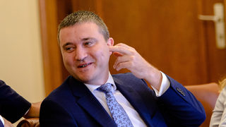 Защо още няма арестувани в НАП?
