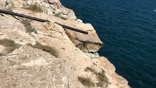 Отходни води се изливат край Каменната арка на <span class="highlight">Тюленово</span>