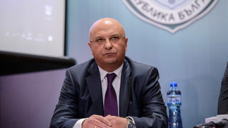 Фалшивите сигнали за взривни устройства били изпратени от Швейцария и Сейшелите