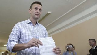 Руските власти обискират домове и офиси на привърженици на Навални