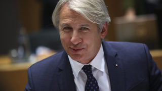 Румънски министър иска затвор за невнасяне навреме на данъци и <span class="highlight">осигуровки</span>
