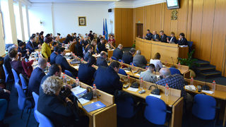 Кой управлява общината по време на кампанията за местните избори