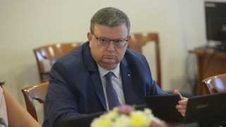 Цацаров поиска Полфрийман да се върне в затвора